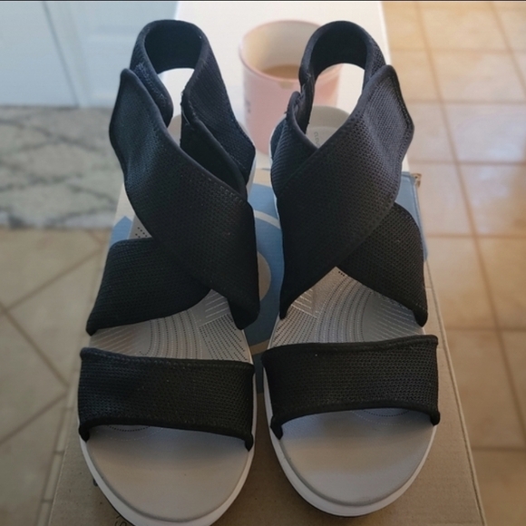 CLARK / 336Clarks WOMEN'S STEP CALI PALM WEDGE SANDAL - Picture 4 of 7